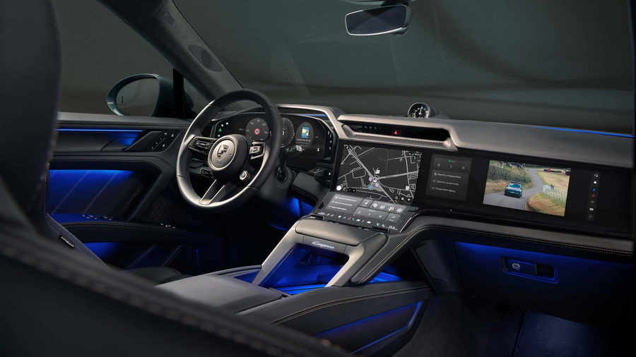 Wnetrze Porsche Cayenne Turbo Electric kokpit z kierownica i ekranem