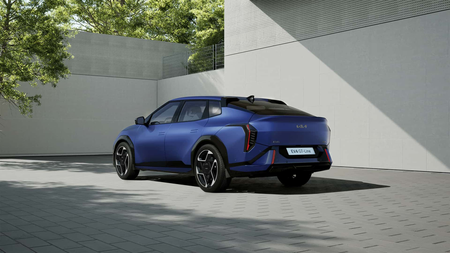 Kia EV4 - nowy elektryk w dwoch nadwoziach i jakie czesci wymagaja Kia EV
