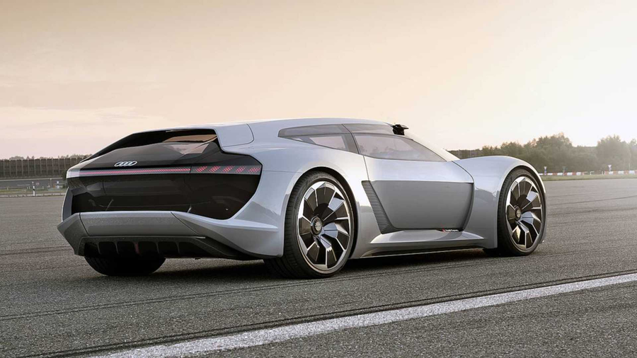 Audi PB18 E-Tron concept srebrny widok z tylu na torze
